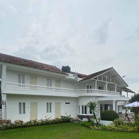 Reddoorz Plus @ Megamendung Puncak 2 Bogor Exterior photo